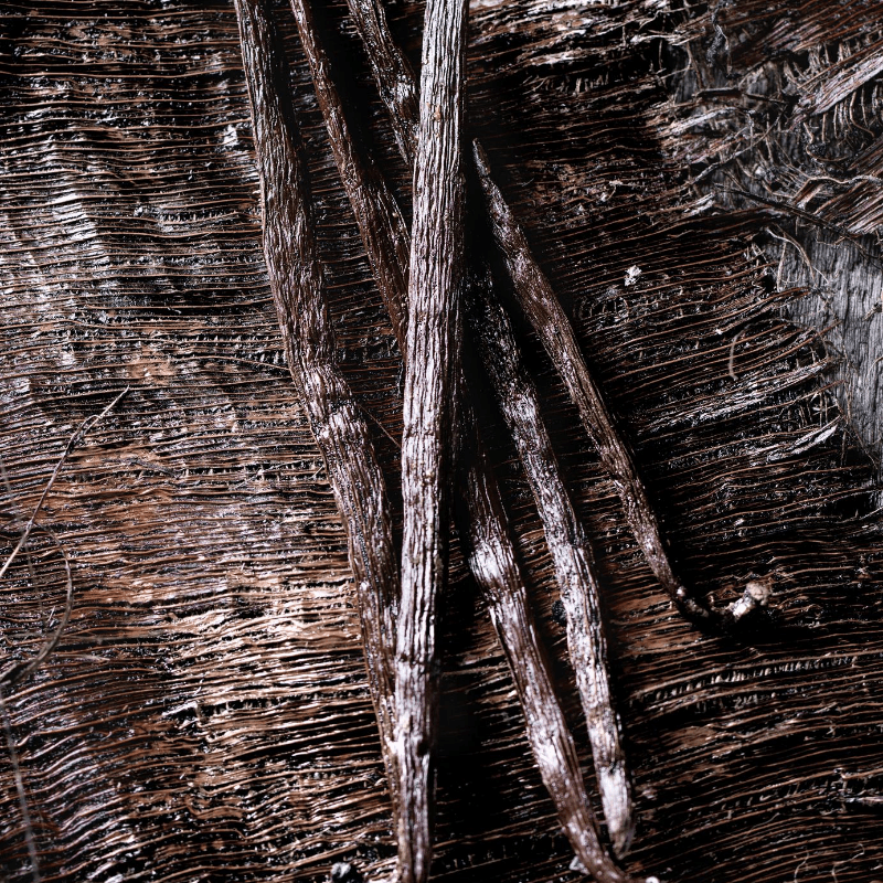 Oud Wood & Vanilla Fragrance Oil